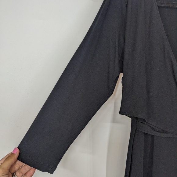 GAP Maternity Layered Look 3/4 Sleeve Top - Picture 4 of 7